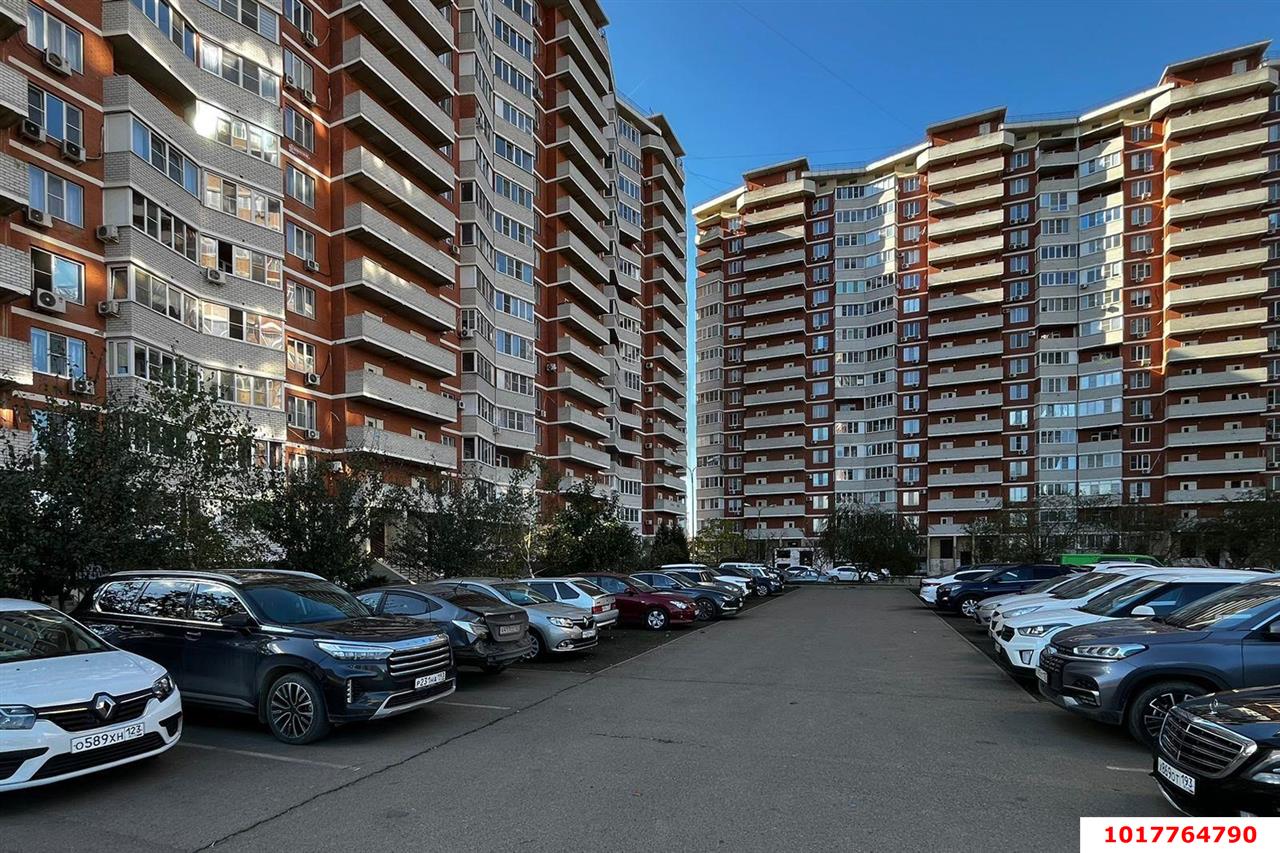 Фото №3: 2-комнатная квартира <span class="whitespace-nowrap">82 м²</span>, <span class="whitespace-nowrap">9/16 эт.</span> - Краснодар, Прикубанский внутригородской округ, Калинино, Завод Радиоизмерительных Приборов, мкр. квартал Народный, пер. Ленинский, 20/1к10