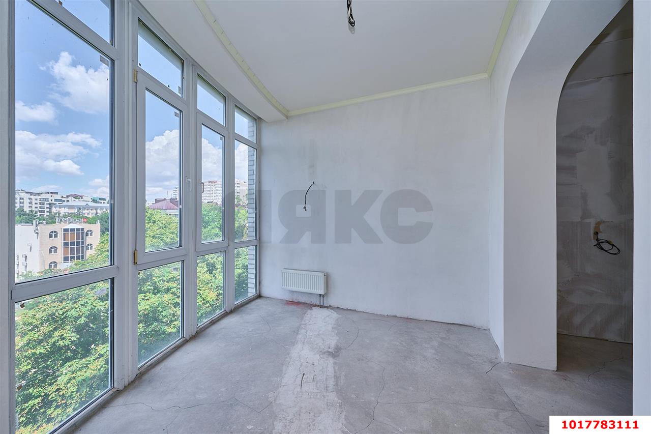 Фото №4: 3-комнатная квартира <span class="whitespace-nowrap">141 м²</span>, <span class="whitespace-nowrap">4/8 эт.</span> - Краснодар, Западный внутригородской округ, Горгаз, мкр. Центральный, ул. Красина, 9/1к1