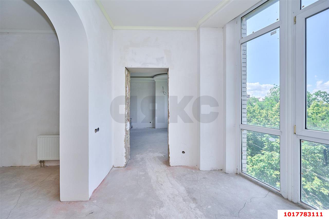 Фото №5: 3-комнатная квартира <span class="whitespace-nowrap">141 м²</span>, <span class="whitespace-nowrap">4/8 эт.</span> - Краснодар, Западный внутригородской округ, Горгаз, мкр. Центральный, ул. Красина, 9/1к1