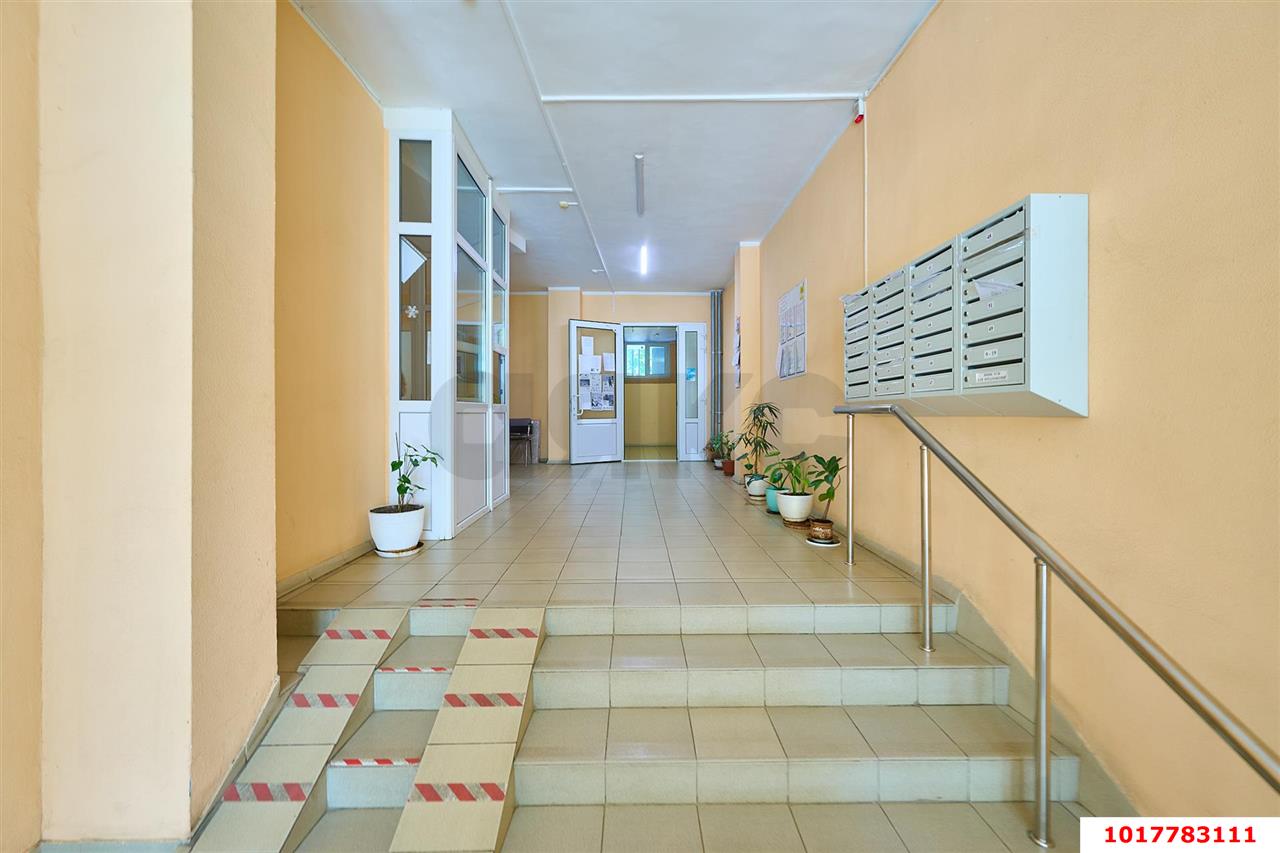 Фото №24: 3-комнатная квартира <span class="whitespace-nowrap">141 м²</span>, <span class="whitespace-nowrap">4/8 эт.</span> - Краснодар, Западный внутригородской округ, Горгаз, мкр. Центральный, ул. Красина, 9/1к1