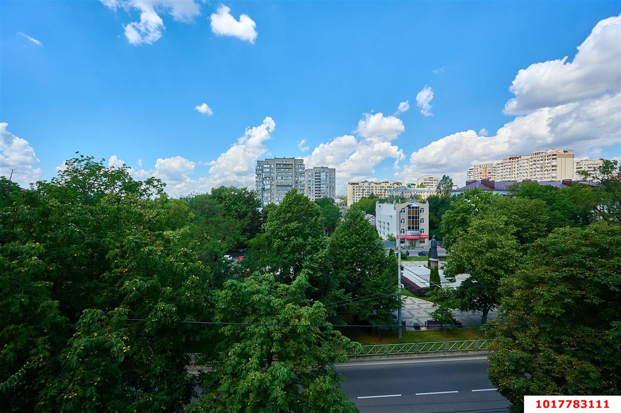 Фото №14: 3-комнатная квартира <span class="whitespace-nowrap">141 м²</span>, <span class="whitespace-nowrap">4/8 эт.</span> - Краснодар, Западный внутригородской округ, Горгаз, мкр. Центральный, ул. Красина, 9/1к1