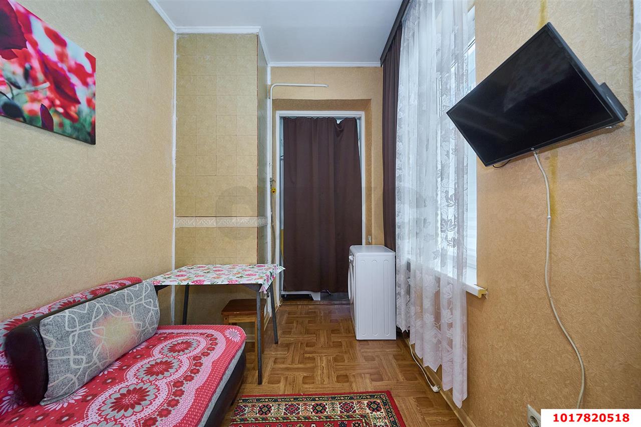 Фото №3: Студия <span class="whitespace-nowrap">13 м²</span>, <span class="whitespace-nowrap">1/1 эт.</span> - Краснодар, Центральный внутригородской округ, мкр. Центральный, ул. Пашковская, 106