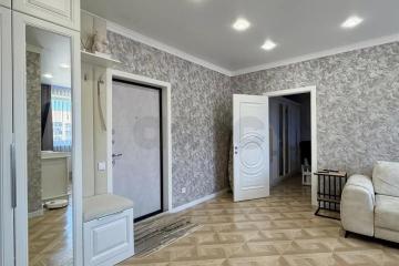 Фото №1: 2-комнатная квартира <span class="whitespace-nowrap">50 м²</span>, <span class="whitespace-nowrap">15/16 эт.</span> - Краснодар, мкр. ЖК Смородина, ул. имени Владимира Жириновского, 1к2