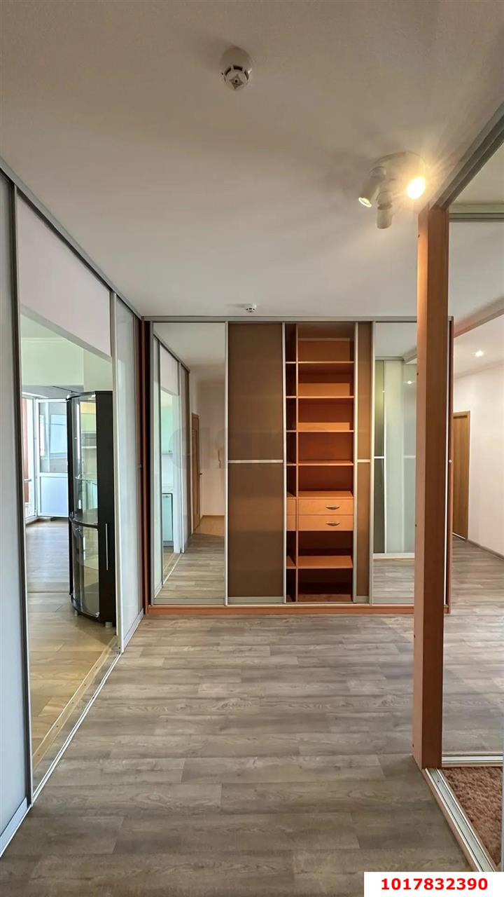 Фото №8: 3-комнатная квартира <span class="whitespace-nowrap">94 м²</span>, <span class="whitespace-nowrap">13/15 эт.</span> - Краснодар, Западный внутригородской округ, мкр. Кожзавод, ул. Фридриха Энгельса