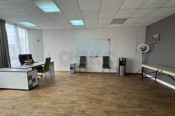 Фото №1: Офисное помещение <span class="whitespace-nowrap">42 м²</span>, <span class="whitespace-nowrap">6/7 эт.</span> - Краснодар, мкр. Западный внутригородской округ, ул. Шоссе Нефтяников, 28