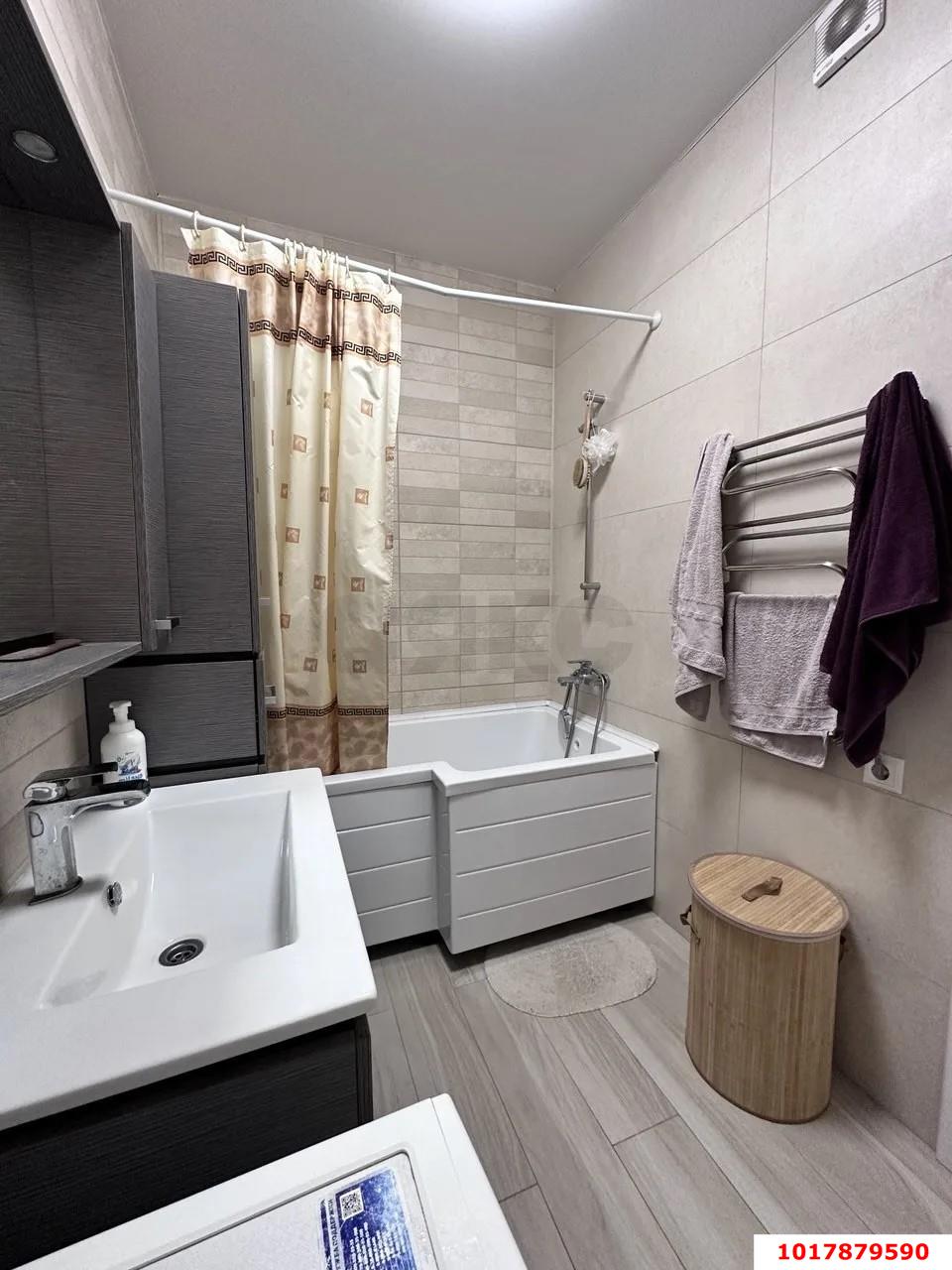 Фото №3: 2-комнатная квартира <span class="whitespace-nowrap">70 м²</span>, <span class="whitespace-nowrap">12/16 эт.</span> - Краснодар, Центральный внутригородской округ, Черёмушки, мкр. ЖК Фонтаны, ул. Воронежская, 47Д