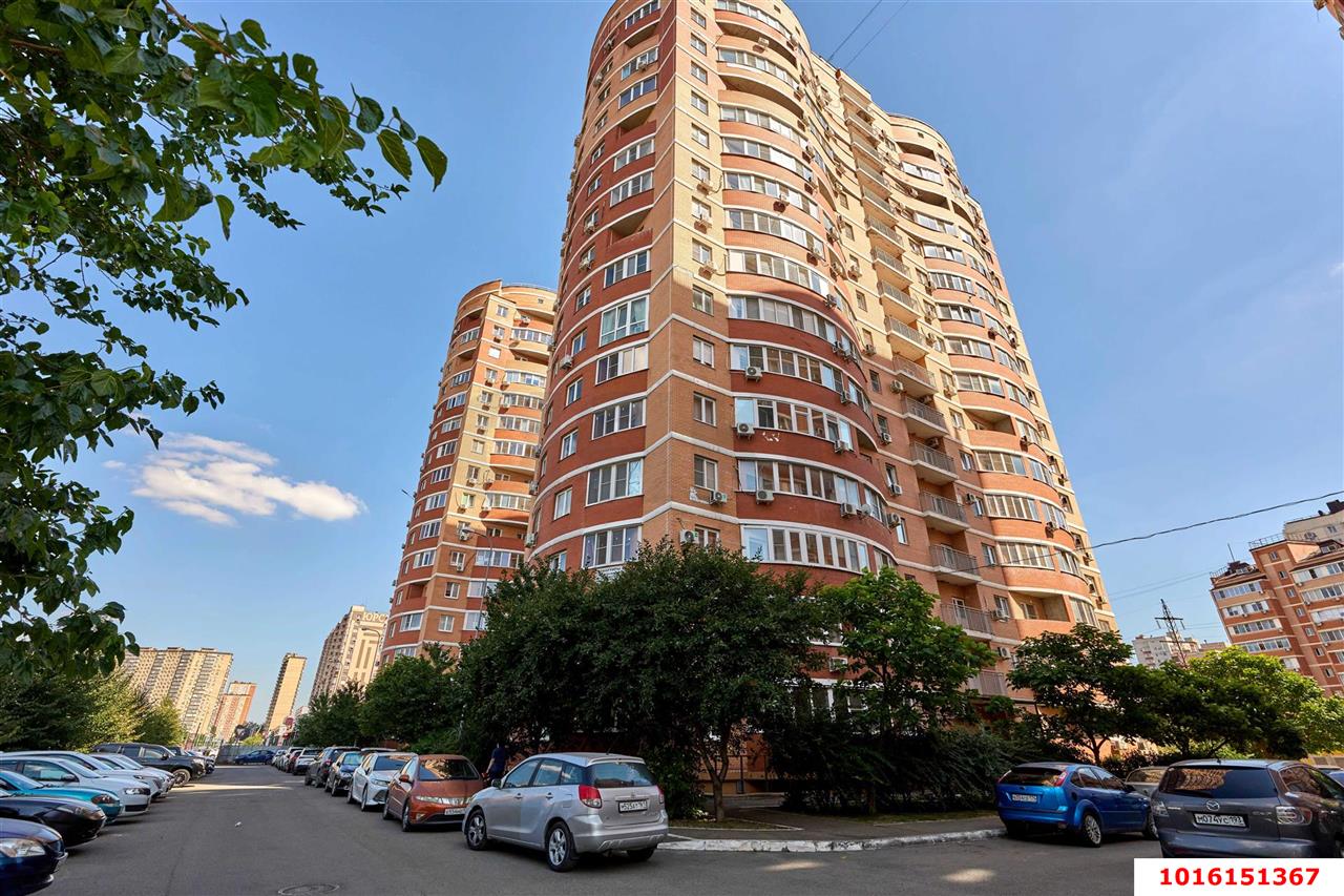 Фото №1: 3-комнатная квартира <span class="whitespace-nowrap">85 м²</span>, <span class="whitespace-nowrap">6/17 эт.</span> - Краснодар, Прикубанский внутригородской округ, мкр. Краевая Клиническая Больница, ул. Домбайская, 6