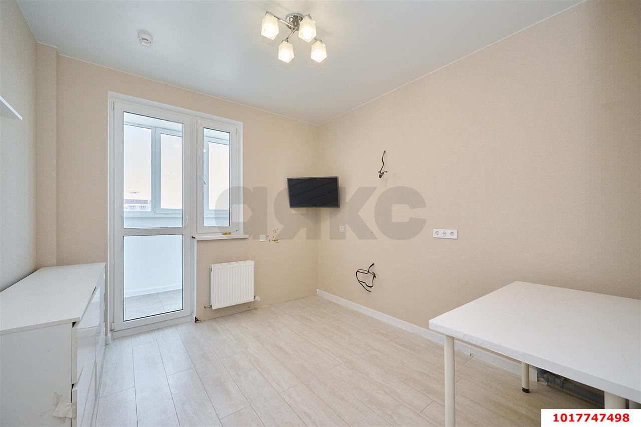 Фото №4: 1-комнатная квартира <span class="whitespace-nowrap">39 м²</span>, <span class="whitespace-nowrap">18/19 эт.</span> - Краснодар, Прикубанский внутригородской округ, Россинского, мкр. жилой комплекс Дружный-2, б-р Адмиралтейский, 3