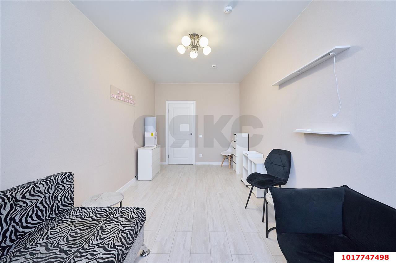 Фото №3: 1-комнатная квартира <span class="whitespace-nowrap">39 м²</span>, <span class="whitespace-nowrap">18/19 эт.</span> - Краснодар, Прикубанский внутригородской округ, Россинского, мкр. жилой комплекс Дружный-2, б-р Адмиралтейский, 3