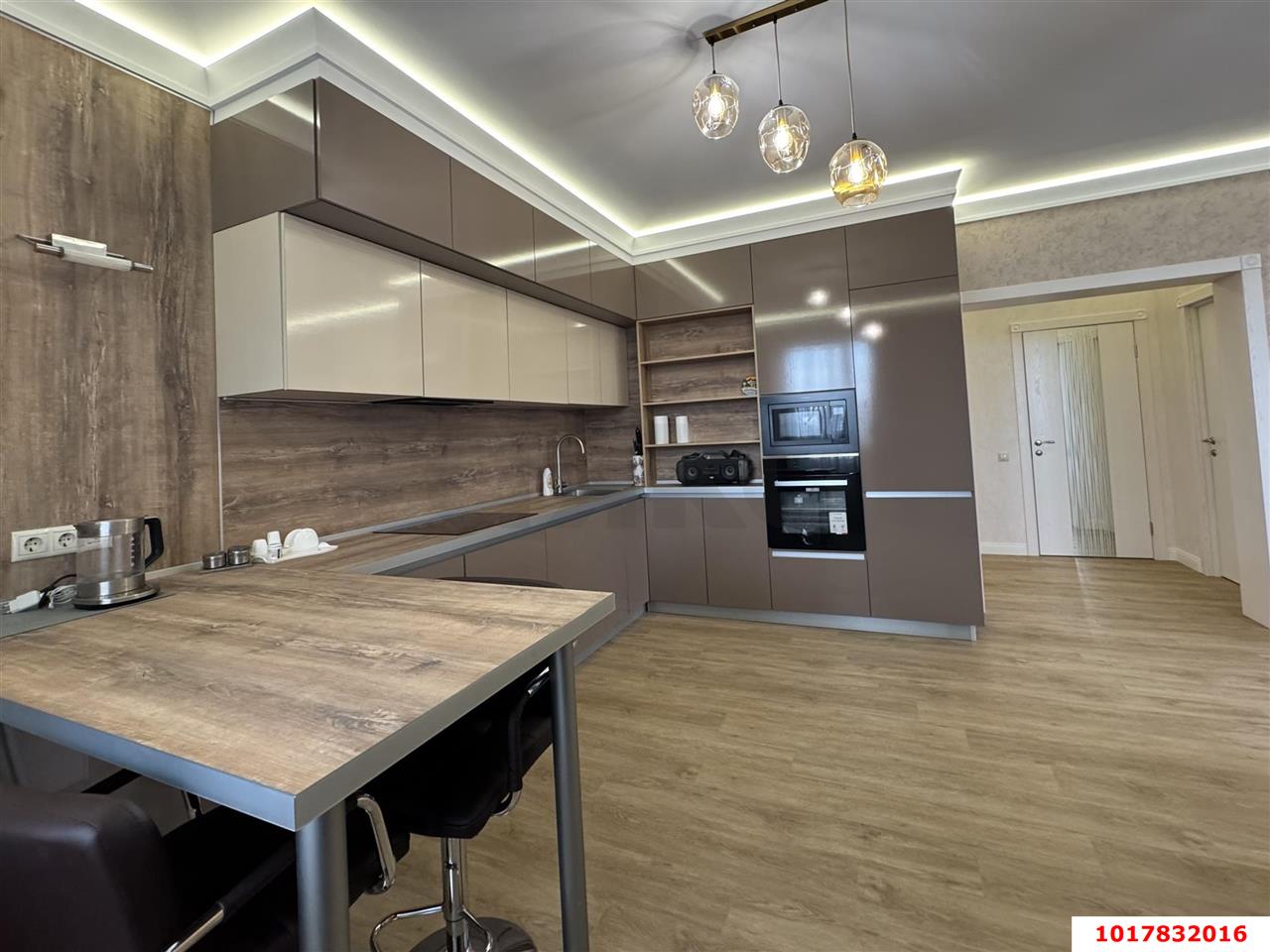Фото №3: 2-комнатная квартира <span class="whitespace-nowrap">80 м²</span>, <span class="whitespace-nowrap">11/21 эт.</span> - Краснодар, Прикубанский внутригородской округ, Школьный, Круглик, мкр. жилой комплекс Версаль, ул. Черниговская, 1