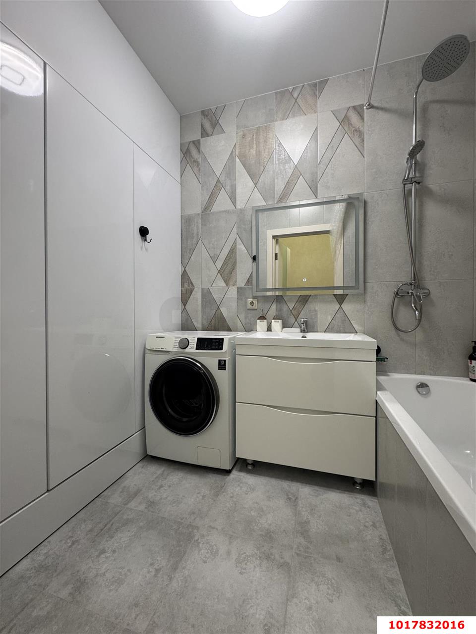 Фото №7: 2-комнатная квартира <span class="whitespace-nowrap">80 м²</span>, <span class="whitespace-nowrap">11/21 эт.</span> - Краснодар, Прикубанский внутригородской округ, Школьный, Круглик, мкр. жилой комплекс Версаль, ул. Черниговская, 1