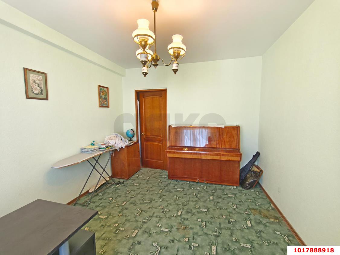 Фото №9: 3-комнатная квартира <span class="whitespace-nowrap">80 м²</span>, <span class="whitespace-nowrap">10/10 эт.</span> - Краснодар, Западный внутригородской округ, мкр. Юбилейный, пр-кт Чекистов, 13