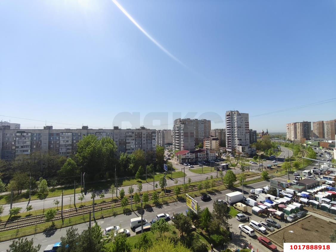 Фото №12: 3-комнатная квартира <span class="whitespace-nowrap">80 м²</span>, <span class="whitespace-nowrap">10/10 эт.</span> - Краснодар, Западный внутригородской округ, мкр. Юбилейный, пр-кт Чекистов, 13