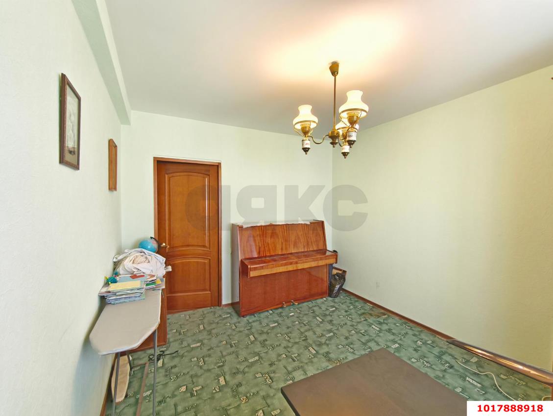 Фото №8: 3-комнатная квартира <span class="whitespace-nowrap">80 м²</span>, <span class="whitespace-nowrap">10/10 эт.</span> - Краснодар, Западный внутригородской округ, мкр. Юбилейный, пр-кт Чекистов, 13