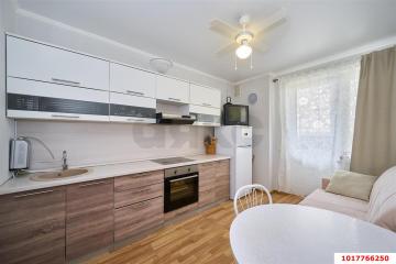 Фото №1: 1-комнатная квартира <span class="whitespace-nowrap">41 м²</span>, <span class="whitespace-nowrap">18/25 эт.</span> - Краснодар, мкр. ЖК Три Богатыря, ул. Садовая, 161/2к2