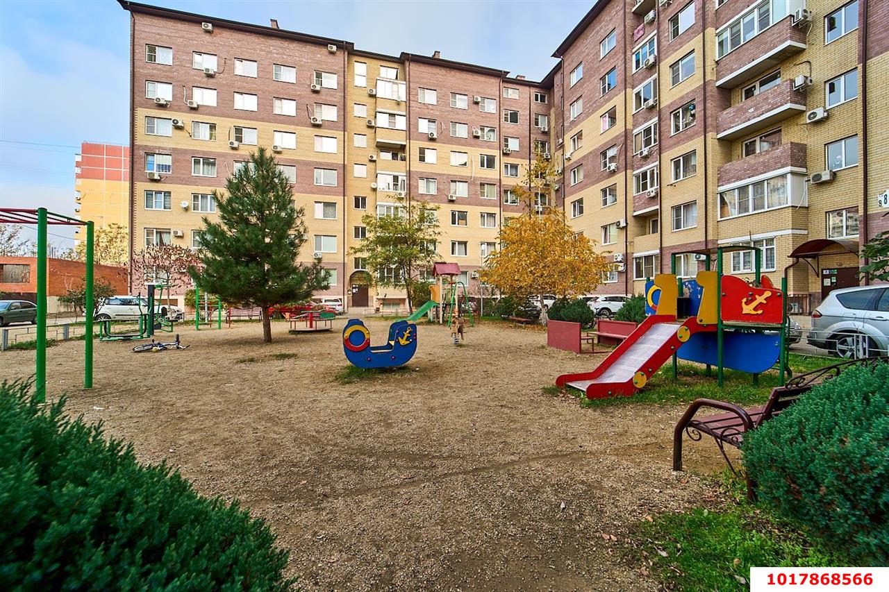 Фото №1: 1-комнатная квартира <span class="whitespace-nowrap">39 м²</span>, <span class="whitespace-nowrap">1/8 эт.</span> - Краснодар, Прикубанский внутригородской округ, мкр. Молодёжный, ул. Душистая, 50