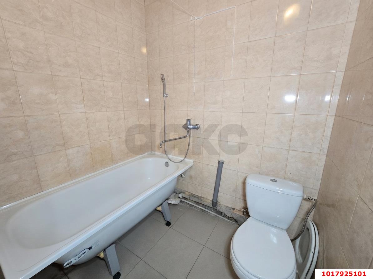 Фото №3: 1-комнатная квартира <span class="whitespace-nowrap">40 м²</span>, <span class="whitespace-nowrap">5/6 эт.</span> - Российский, мкр. Прикубанский внутригородской округ, ул. Тверская, 15