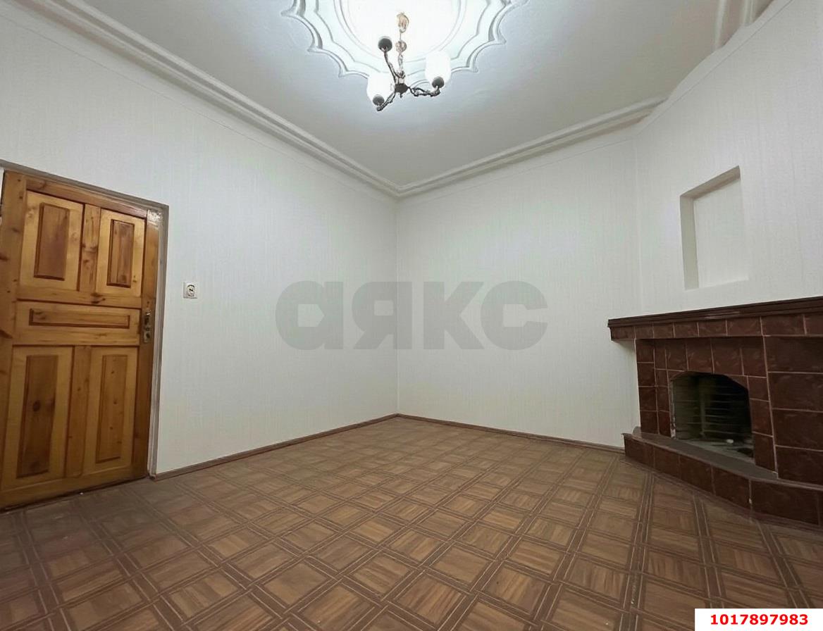Фото №1: 1-комнатная квартира <span class="whitespace-nowrap">31 м²</span>, <span class="whitespace-nowrap">1/2 эт.</span> - Краснодар, Западный внутригородской округ, мкр. Центральный, ул. Рашпилевская, 119