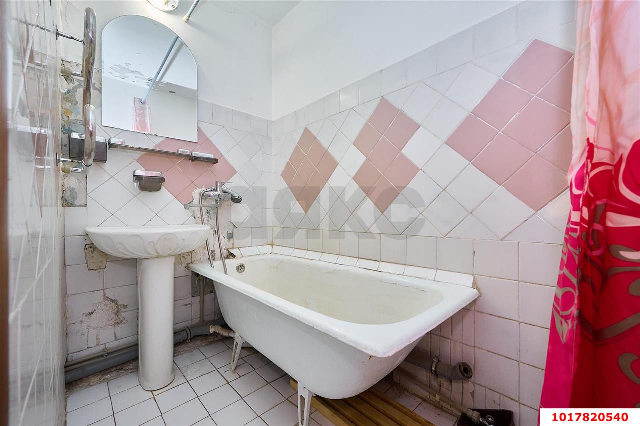 Фото №13: 3-комнатная квартира <span class="whitespace-nowrap">82 м²</span>, <span class="whitespace-nowrap">8/9 эт.</span> - Краснодар, Карасунский внутригородской округ, мкр. Комсомольский, ул. 30-й Иркутской Дивизии, 8