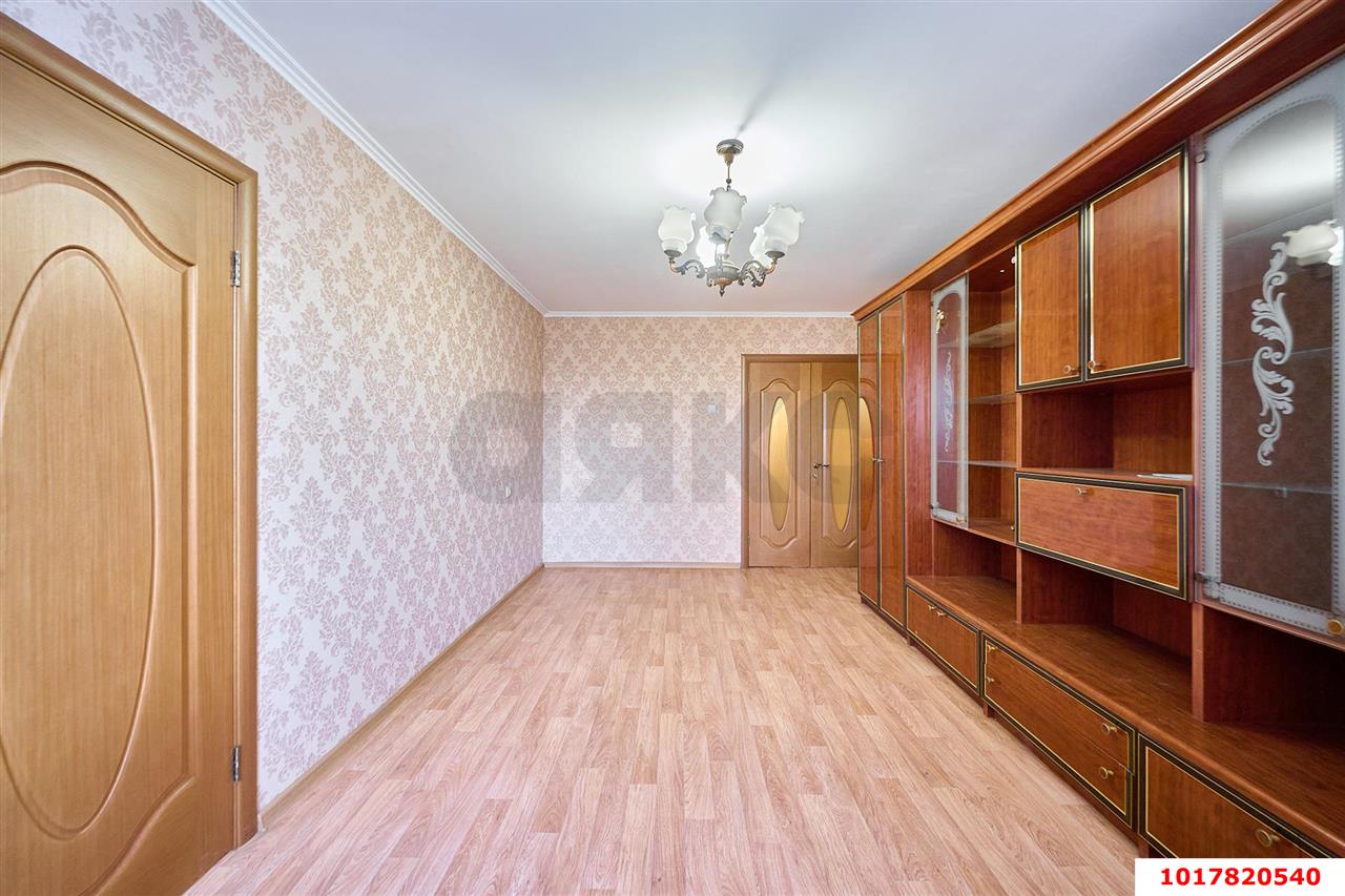 Фото №3: 3-комнатная квартира <span class="whitespace-nowrap">82 м²</span>, <span class="whitespace-nowrap">8/9 эт.</span> - Краснодар, Карасунский внутригородской округ, мкр. Комсомольский, ул. 30-й Иркутской Дивизии, 8
