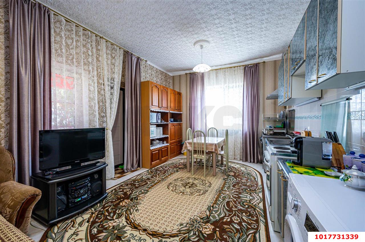 Фото №5: Дом <span class="whitespace-nowrap">239 м²</span> <span class="whitespace-nowrap">+ 10 сот.</span>, <span class="whitespace-nowrap">2 эт.</span> - Индустриальный, мкр. Прикубанский внутригородской округ, ул. Солнечная, 27
