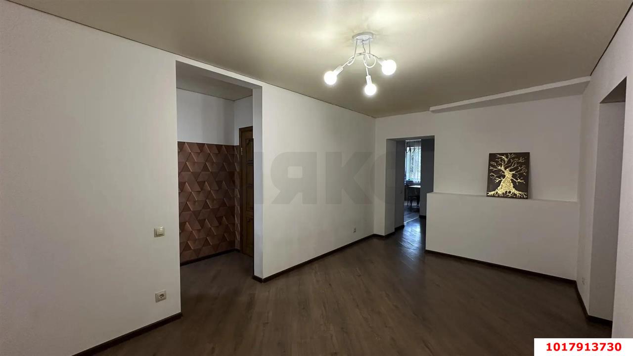 Фото №8: 4-комнатная квартира <span class="whitespace-nowrap">92 м²</span>, <span class="whitespace-nowrap">1/5 эт.</span> - Яблоновский, ул. Железнодорожная, 5