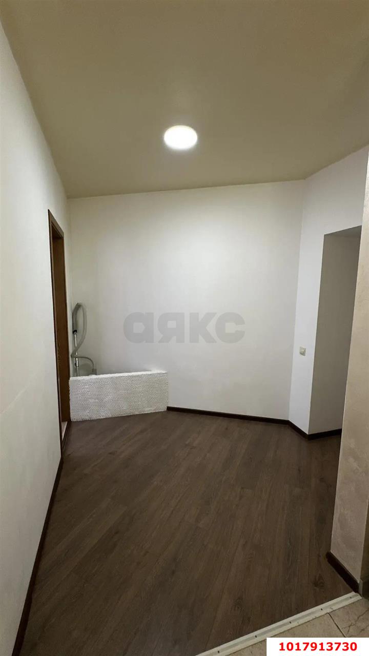 Фото №11: 4-комнатная квартира <span class="whitespace-nowrap">92 м²</span>, <span class="whitespace-nowrap">1/5 эт.</span> - Яблоновский, ул. Железнодорожная, 5