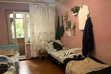 Фото №1: 3-комнатная квартира <span class="whitespace-nowrap">65 м²</span>, <span class="whitespace-nowrap">1/10 эт.</span> - Краснодар, мкр. Краевая Клиническая Больница, ул. Черкасская, 43