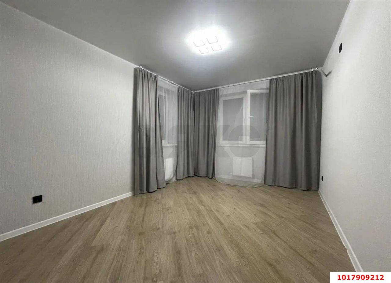 Фото №3: 1-комнатная квартира <span class="whitespace-nowrap">48 м²</span>, <span class="whitespace-nowrap">11/12 эт.</span> - Краснодар, Прикубанский внутригородской округ, мкр. 2-я Площадка, ул. Ветеранов, 85к5