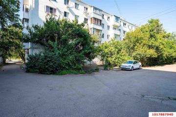 Фото №1: 3-комнатная квартира <span class="whitespace-nowrap">61 м²</span>, <span class="whitespace-nowrap">3/5 эт.</span> - Краснодар, мкр. Фестивальный, ул. имени Дзержинского, 103