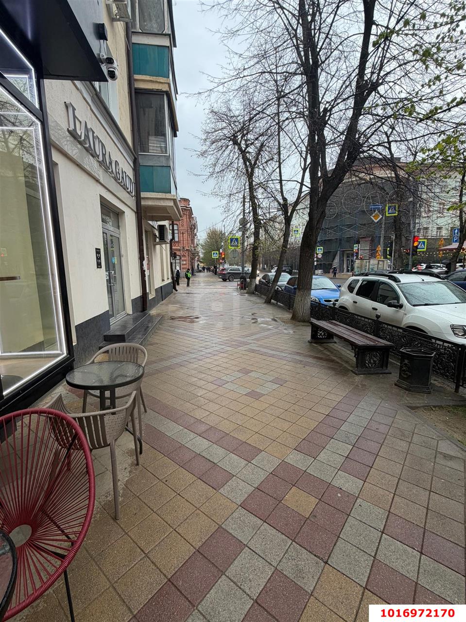 Фото №2: Торговое помещение <span class="whitespace-nowrap">25 м²</span>, <span class="whitespace-nowrap">1/4 эт.</span> - Краснодар, Западный внутригородской округ, мкр. Центральный, ул. Красная, 17