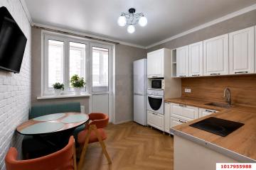 Фото №1: 2-комнатная квартира <span class="whitespace-nowrap">48 м²</span>, <span class="whitespace-nowrap">6/17 эт.</span> - Краснодар, мкр. ЖК Времена Года 3, ул. Цезаря Куникова, 24к1