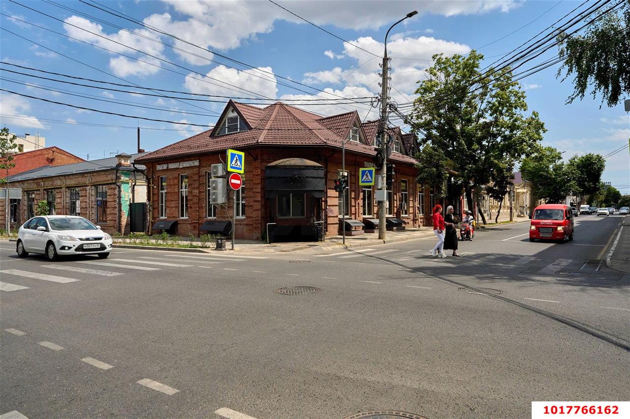 Фото №4: Отдельное здание <span class="whitespace-nowrap">405 м²</span>, <span class="whitespace-nowrap">1/2 эт.</span> - Краснодар, Западный внутригородской округ, мкр. Центральный, ул. Карасунская, 69
