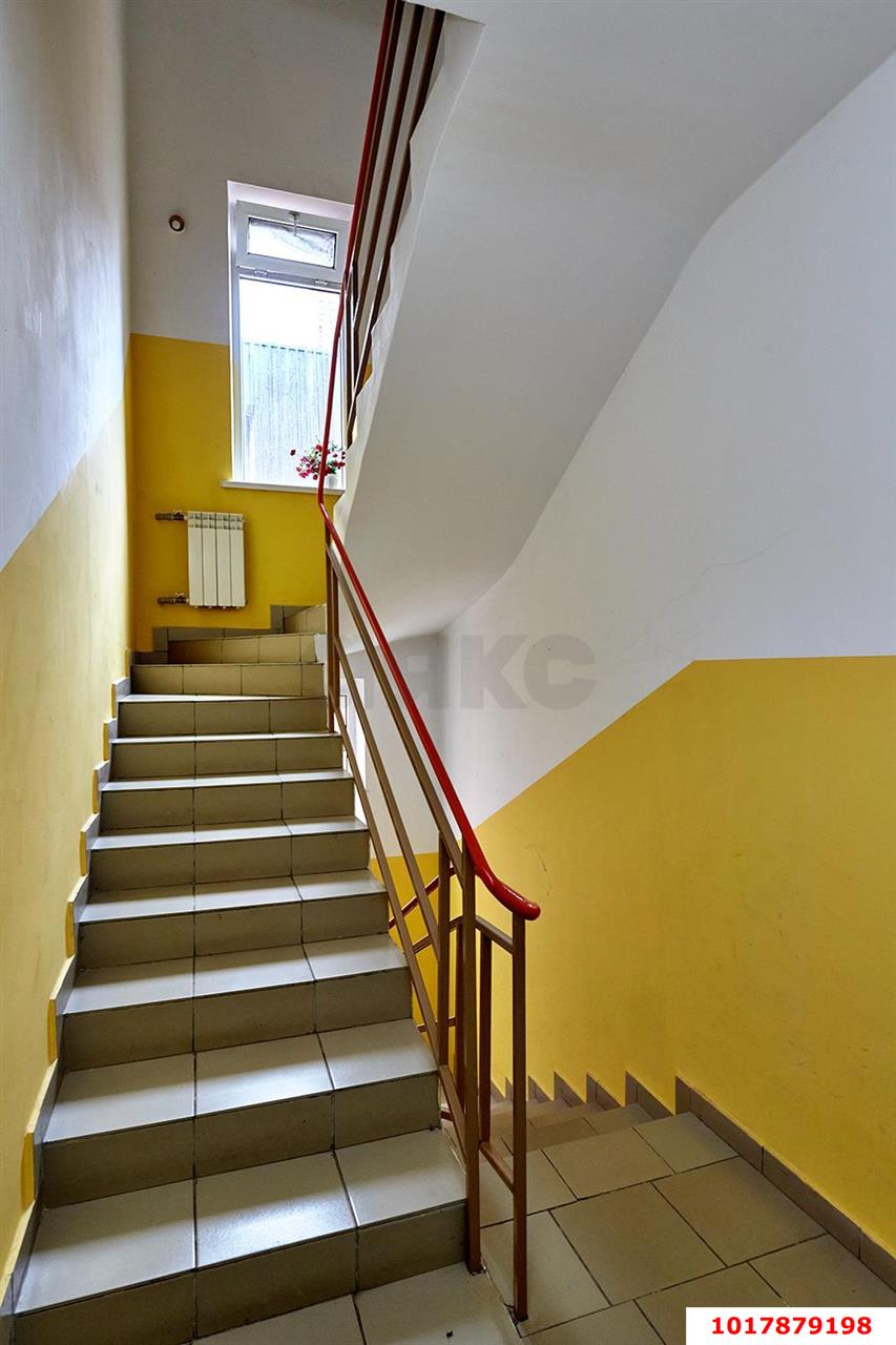 Фото №10: 1-комнатная квартира <span class="whitespace-nowrap">43 м²</span>, <span class="whitespace-nowrap">2/3 эт.</span> - Краснодар, Прикубанский внутригородской округ, мкр. Табачная Фабрика, пр-д Новосельский, 15