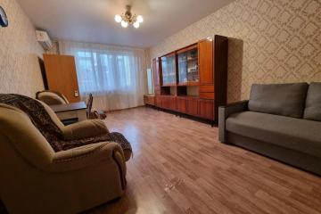 Фото №1: 1-комнатная квартира <span class="whitespace-nowrap">32 м²</span>, <span class="whitespace-nowrap">3/12 эт.</span> - Краснодар, мкр. Юбилейный, ул. 70-летия Октября, 12/1