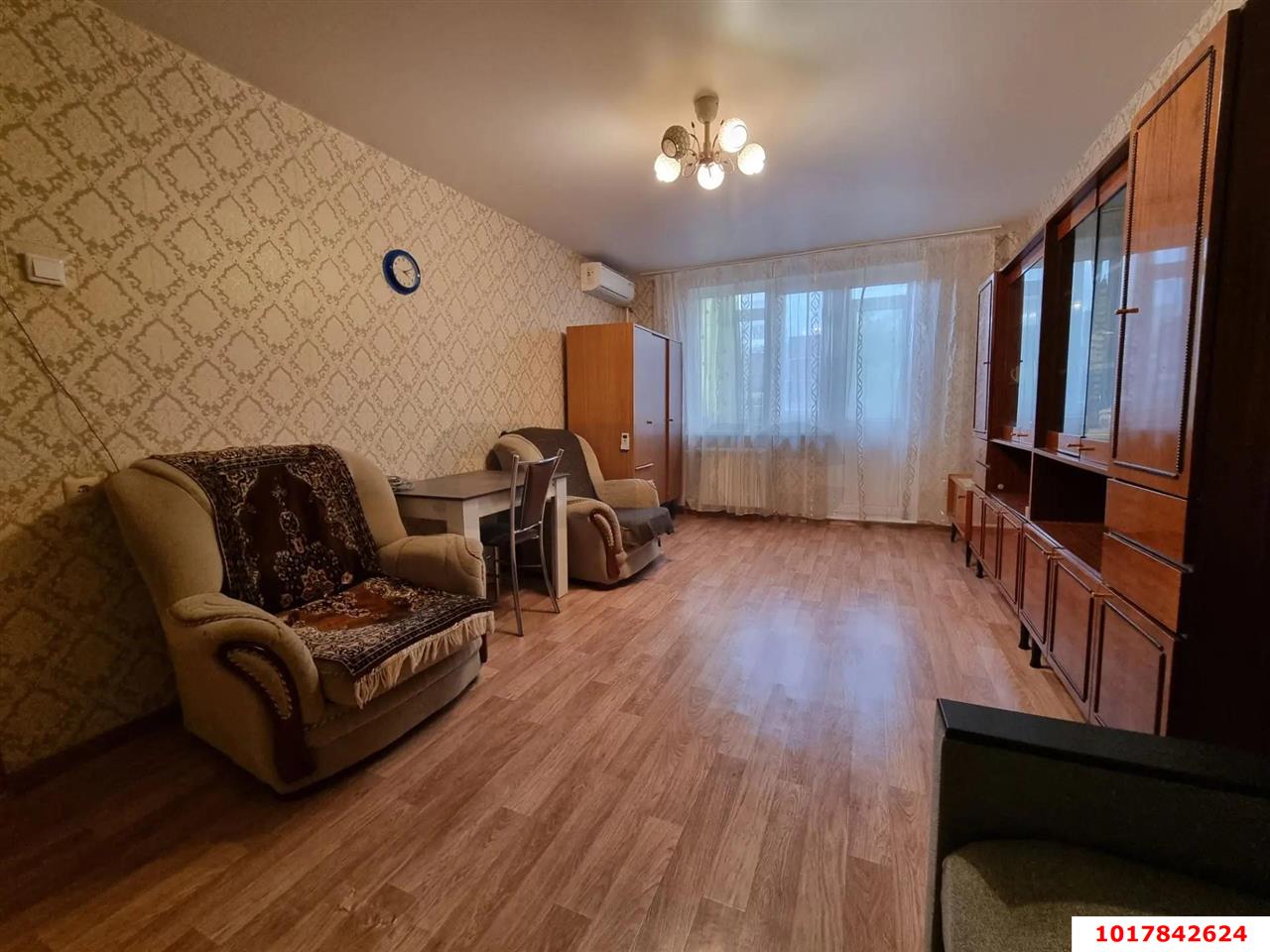 Фото №2: 1-комнатная квартира <span class="whitespace-nowrap">35 м²</span>, <span class="whitespace-nowrap">3/12 эт.</span> - Краснодар, Западный внутригородской округ, мкр. Юбилейный, ул. 70-летия Октября, 12/1