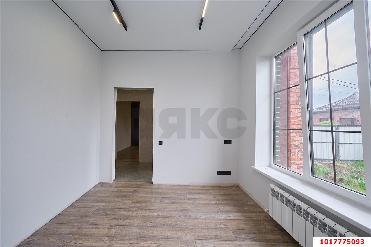 Фото №10: Дом <span class="whitespace-nowrap">93 м²</span> <span class="whitespace-nowrap">+ 4.5 сот.</span>, <span class="whitespace-nowrap">1 эт.</span> - Яблоновский, ул. Анатолия Николаевича Березового, 6/12