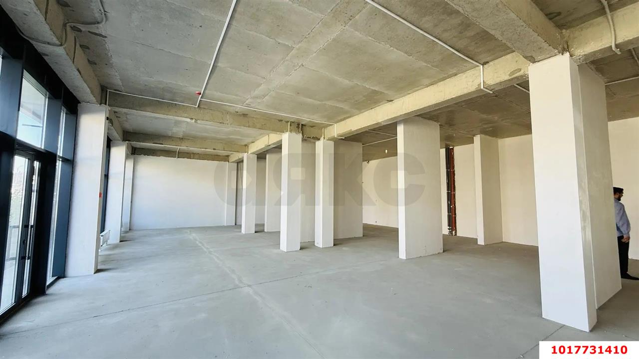 Фото №3: Торговое помещение <span class="whitespace-nowrap">274 м²</span>, <span class="whitespace-nowrap">1/12 эт.</span> - Краснодар, Прикубанский внутригородской округ, мкр. жилой комплекс Друзья, ул. имени Б.С. Кудухова, 1
