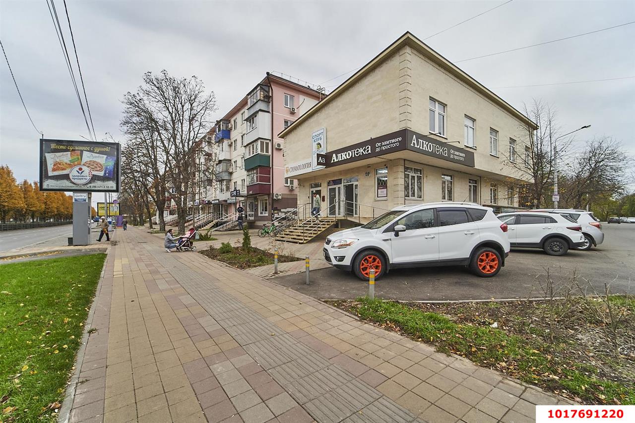 Фото №3: Торговое помещение <span class="whitespace-nowrap">162 м²</span>, <span class="whitespace-nowrap">3 эт.</span> - Краснодар, Карасунский внутригородской округ, мкр. Черёмушки, ул. Ставропольская, 159/2