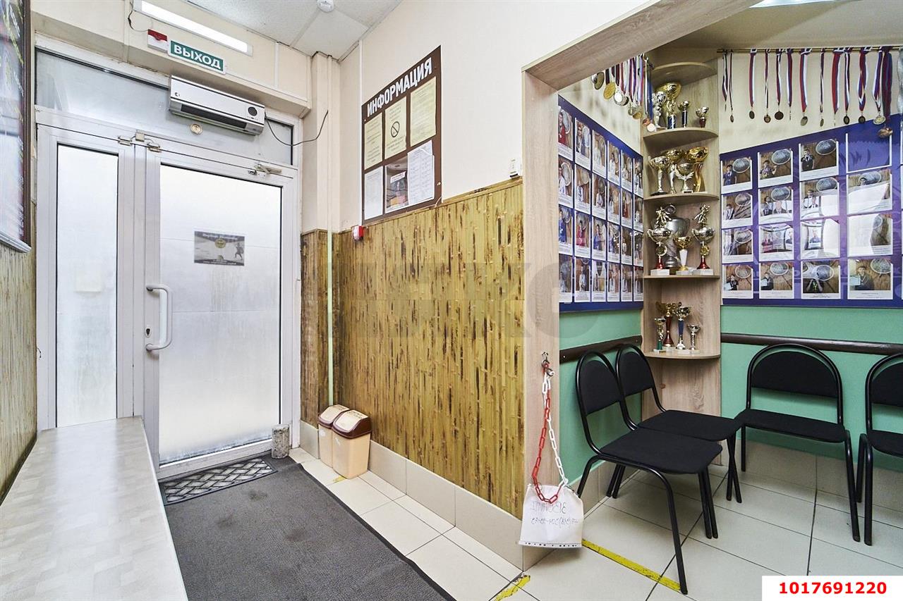 Фото №5: Торговое помещение <span class="whitespace-nowrap">162 м²</span>, <span class="whitespace-nowrap">3 эт.</span> - Краснодар, Карасунский внутригородской округ, мкр. Черёмушки, ул. Ставропольская, 159/2