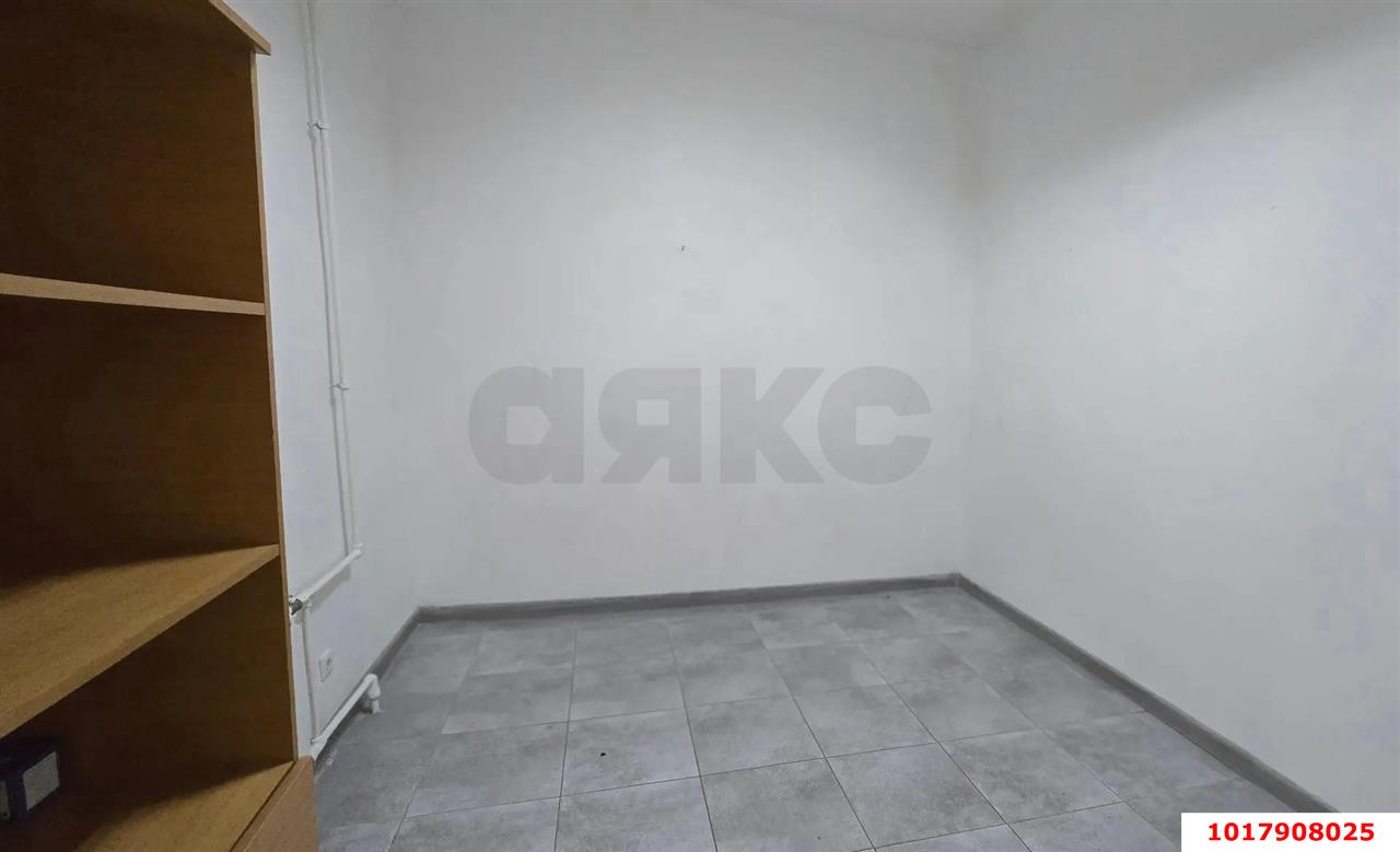 Фото №11: Торговое помещение <span class="whitespace-nowrap">63 м²</span>, <span class="whitespace-nowrap">1/14 эт.</span> - Краснодар, Карасунский внутригородской округ, мкр. Комсомольский, ул. Сормовская, 181