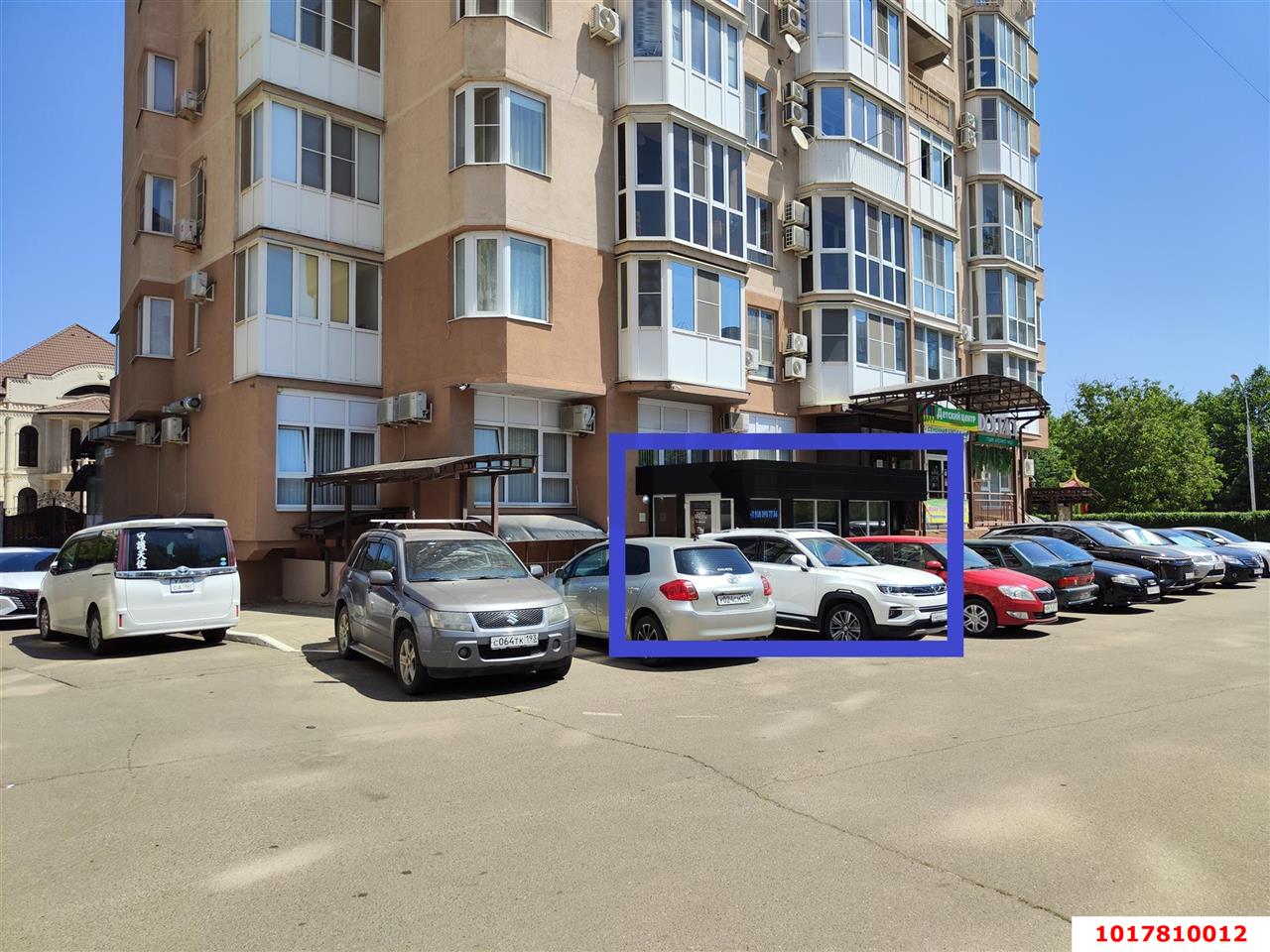 Фото №1: Торговое помещение <span class="whitespace-nowrap">64 м²</span>, <span class="whitespace-nowrap">16 эт.</span> - Краснодар, Прикубанский внутригородской округ, Фестивальный, мкр. Солнечный, пр-кт Константина Образцова, 27/1