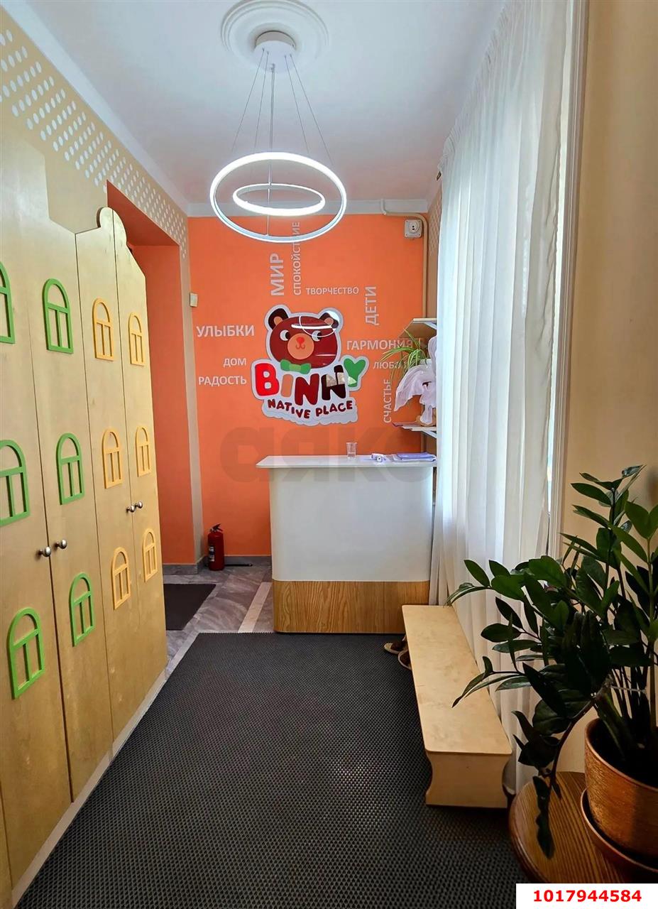 Фото №10: Дом <span class="whitespace-nowrap">352 м²</span> <span class="whitespace-nowrap">+ 14.53 сот.</span>, <span class="whitespace-nowrap">3 эт.</span> - Краснодар, Прикубанский внутригородской округ, Отделение № 1 совхоза Солнечный, мкр. Фестивальный, ул. Новицкого, 2