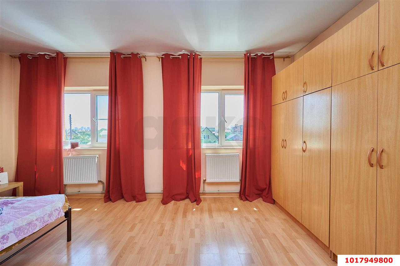 Фото №10: Дом <span class="whitespace-nowrap">440 м²</span> <span class="whitespace-nowrap">+ 6.3 сот.</span>, <span class="whitespace-nowrap">3 эт.</span> - Краснодар, Центральный внутригородской округ, мкр. Дубинка, ул. Кавказская, 49