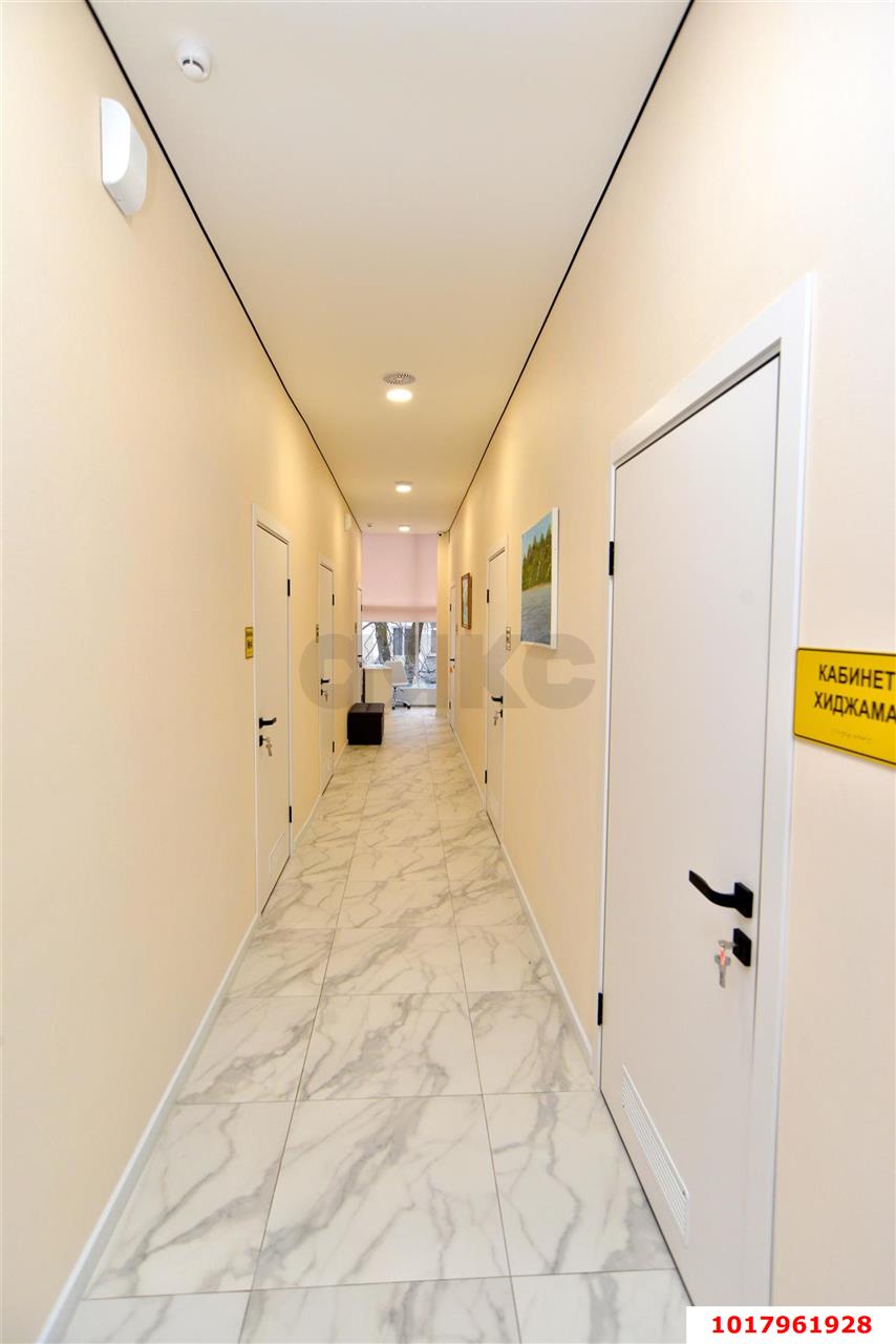 Фото №8: Отдельное здание <span class="whitespace-nowrap">593 м²</span>, <span class="whitespace-nowrap">1/3 эт.</span> - Краснодар, Западный внутригородской округ, мкр. Центральный, ул. Карасунская, 53/1