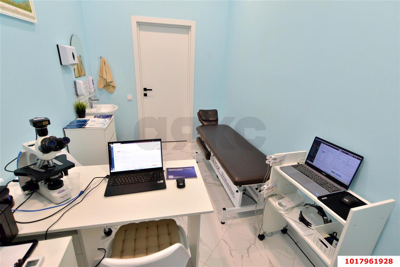 Фото №10: Отдельное здание <span class="whitespace-nowrap">593 м²</span>, <span class="whitespace-nowrap">1/3 эт.</span> - Краснодар, Западный внутригородской округ, мкр. Центральный, ул. Карасунская, 53/1