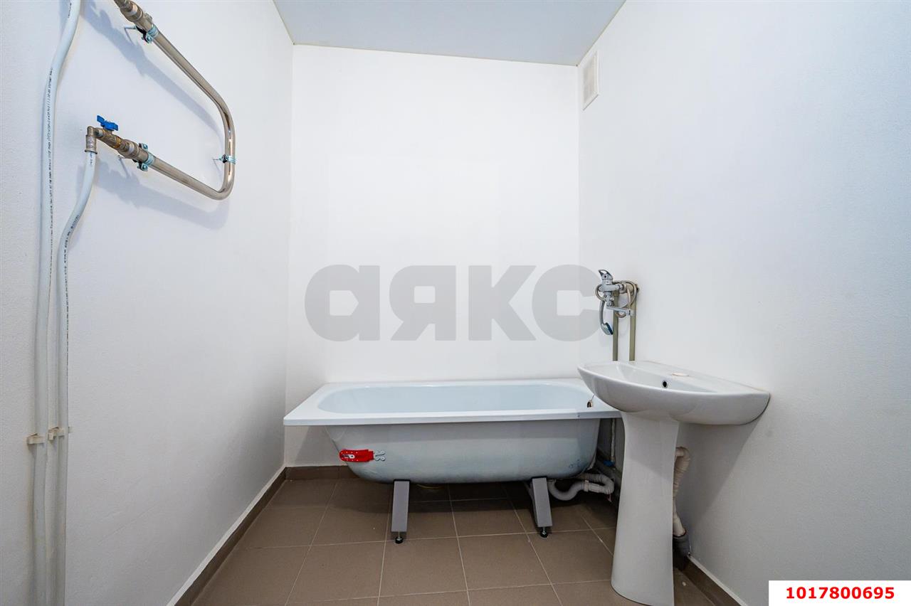 Фото №10: 2-комнатная квартира <span class="whitespace-nowrap">70 м²</span>, <span class="whitespace-nowrap">6/9 эт.</span> - Яблоновский, мкр. ЖК Солнечный, ул. Солнечная, 55к18