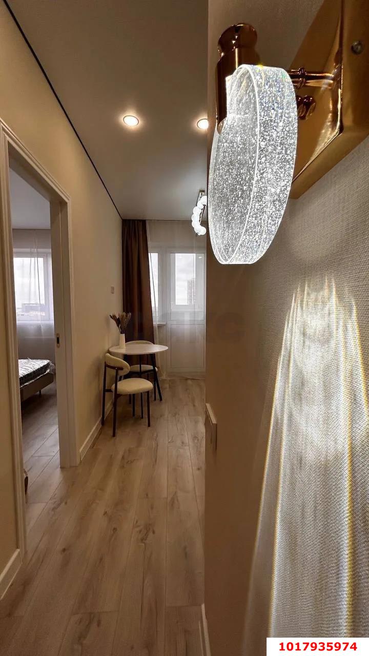 Фото №5: 1-комнатная квартира <span class="whitespace-nowrap">35 м²</span>, <span class="whitespace-nowrap">6/17 эт.</span> - Краснодар, Прикубанский внутригородской округ, Россинского, мкр. жилой комплекс Видный, ул. Командорская, 3к2