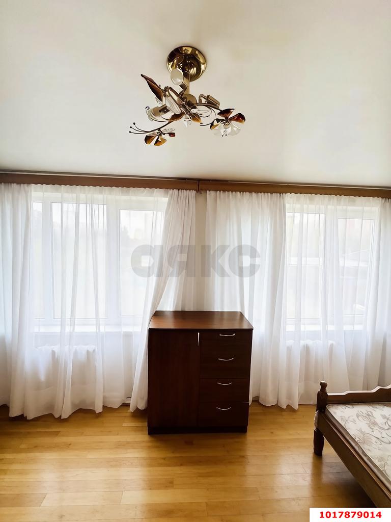 Фото №3: 2-комнатная квартира <span class="whitespace-nowrap">45 м²</span>, <span class="whitespace-nowrap">2/2 эт.</span> - Краснодар, Прикубанский внутригородской округ, мкр. 9-й километр, ул. Гастелло, 63