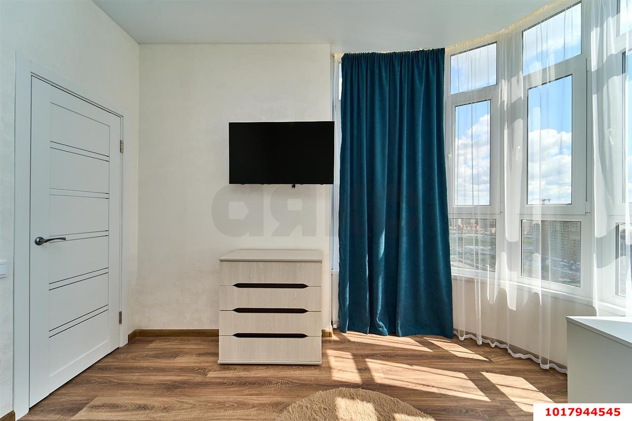 Фото №5: 1-комнатная квартира <span class="whitespace-nowrap">30 м²</span>, <span class="whitespace-nowrap">20/22 эт.</span> - Краснодар, Прикубанский внутригородской округ, мкр. ЖК Красная Площадь, ул. Конгрессная, 19/3